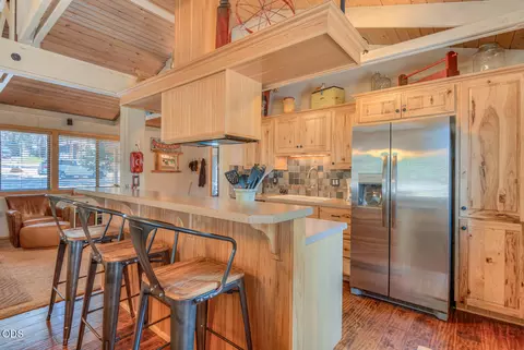 Kitchen - 57077 Fox Ln, Sunriver, OR 97707 photo 2 of 3