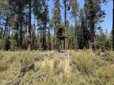 17092 Merced Rd, Bend, OR 97707 photo 3