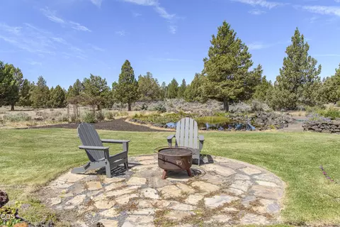 Exterior - 60475 Dakota Trl, Bend, OR 97702 photo 9 of 10