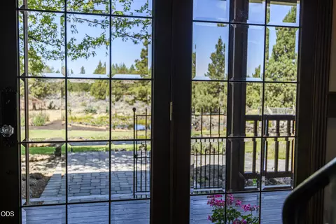 Entry Way - 60475 Dakota Trl, Bend, OR 97702 photo 2 of 6