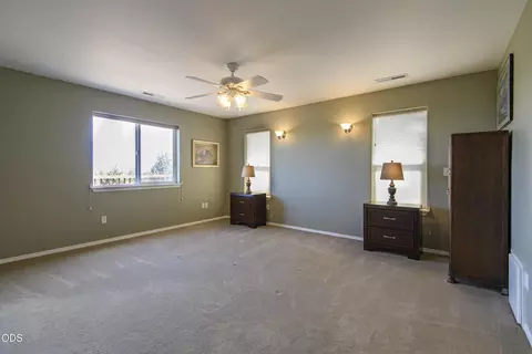 Bedroom - 60475 Dakota Trl, Bend, OR 97702 photo 4 of 6