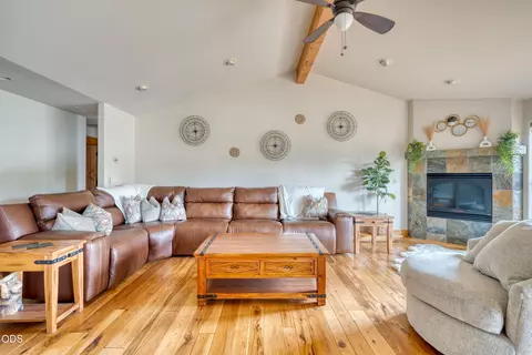 Living - 17051 Upland Rd, Bend, OR 97707 photo 3 of 3