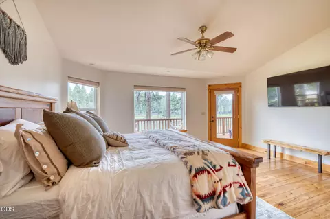 Bedroom - 17051 Upland Rd, Bend, OR 97707 photo 4 of 7