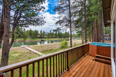 Exterior - 17051 Upland Rd, Bend, OR 97707 photo 2 of 5