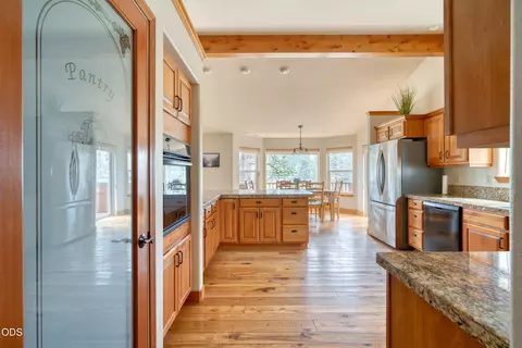 Kitchen - 17051 Upland Rd, Bend, OR 97707 photo 1 of 4