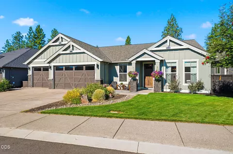 3051 NW Hidden Ridge Dr, Bend, OR 97703