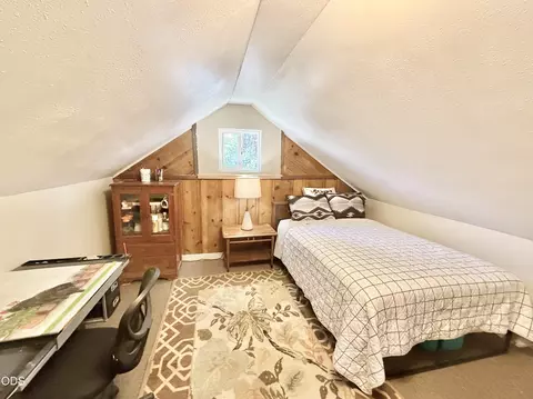 Bedroom - 168 S 3rd Ave, Chiloquin, OR 97624 photo 3 of 4
