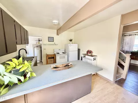 Kitchen - 168 S 3rd Ave, Chiloquin, OR 97624 photo 5 of 6