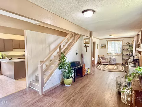 Entry Way - 168 S 3rd Ave, Chiloquin, OR 97624 photo 3 of 3