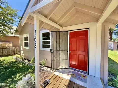 Exterior - 168 S 3rd Ave, Chiloquin, OR 97624 photo 1 of 3