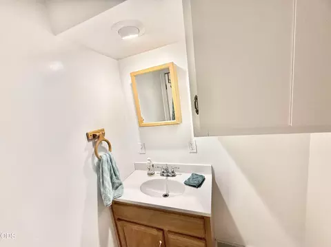 Bath - 168 S 3rd Ave, Chiloquin, OR 97624 photo 3 of 4