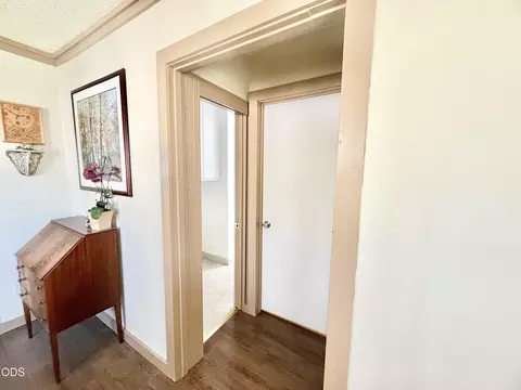Entry Way - 168 S 3rd Ave, Chiloquin, OR 97624 photo 2 of 3