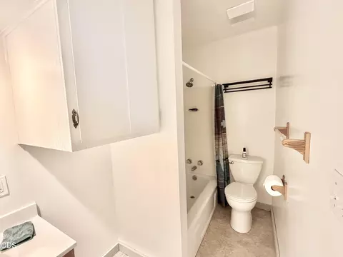 Bath - 168 S 3rd Ave, Chiloquin, OR 97624 photo 1 of 4