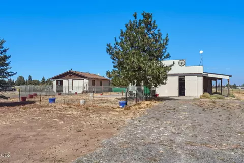 Exterior - 67050 Gist Rd, Bend, OR 97703 photo 5 of 10