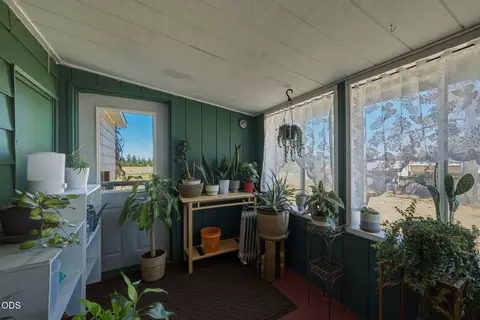 Exterior - 67050 Gist Rd, Bend, OR 97703 photo 3 of 10