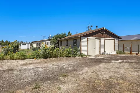 Exterior - 67050 Gist Rd, Bend, OR 97703 photo 7 of 10