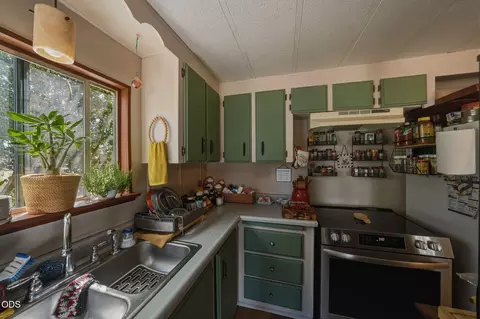 Kitchen - 67050 Gist Rd, Bend, OR 97703 photo 1 of 3