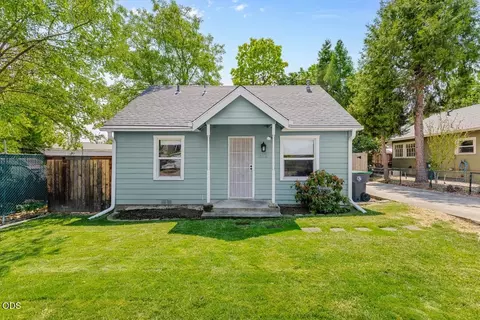 512 Austin St, Medford, OR 97501