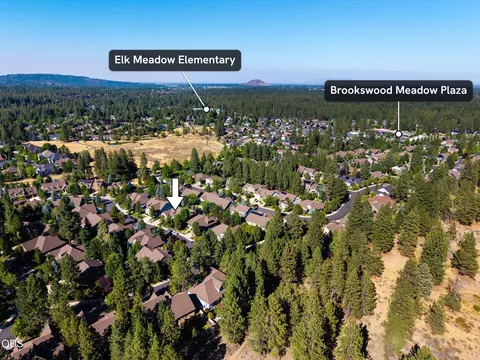 View/Area - 60822 Cobblestone Pl, Bend, OR 97702 photo 5 of 5