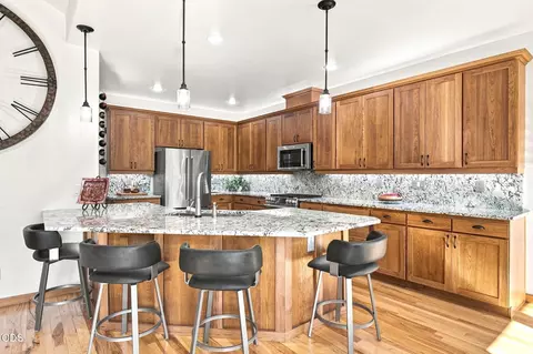 Kitchen - 60822 Cobblestone Pl, Bend, OR 97702 photo 3 of 9