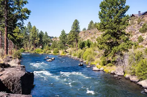 View/Area - 60822 Cobblestone Pl, Bend, OR 97702 photo 4 of 5