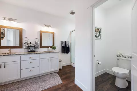 Bath - 56253 Marsh Hawk Rd, Bend, OR 97707 photo 1 of 5