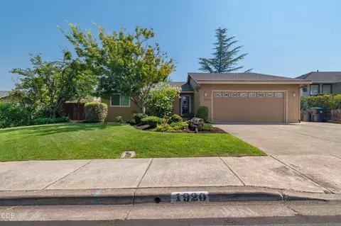 1920 Pinedale St, Medford, OR 97504