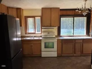 Kitchen - 51367 Welch Rd, La Pine, OR 97739 photo 1 of 1