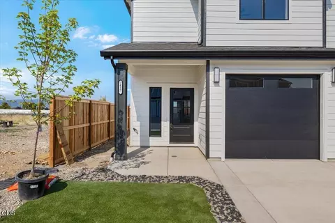 7417 Denman Ct, Medford, OR 97503