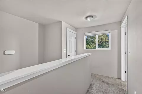 Entry Way - 207 Maxwell Pl, Central Point, OR 97502 photo 1 of 1
