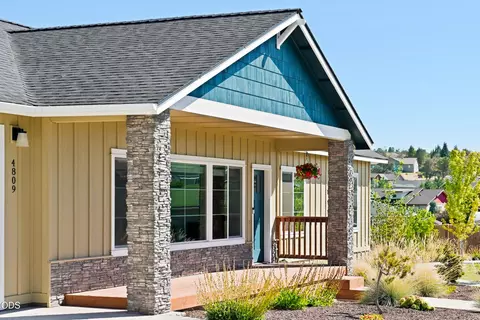 4809 SW Yew Pl, Redmond, OR 97756