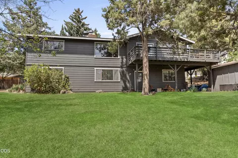 Exterior - 1941 NE Desert Ct, Bend, OR 97701 photo 3 of 4