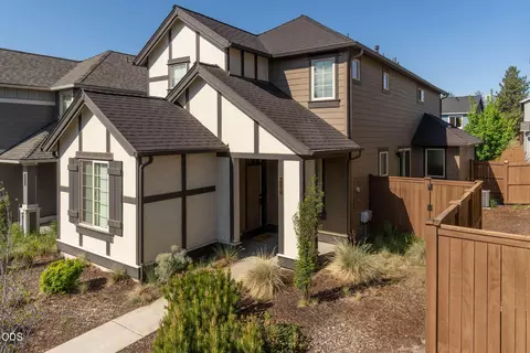 61101 SE Sydney Harbor Dr, Bend, OR 97702