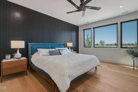 Bedroom - 62333 Mcclain Dr, Bend, OR 97703 photo 1 of 5