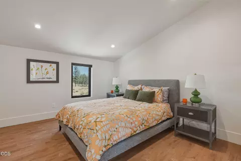 Bedroom - 62333 Mcclain Dr, Bend, OR 97703 photo 4 of 5