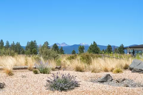Exterior - 62333 Mcclain Dr, Bend, OR 97703 photo 8 of 11