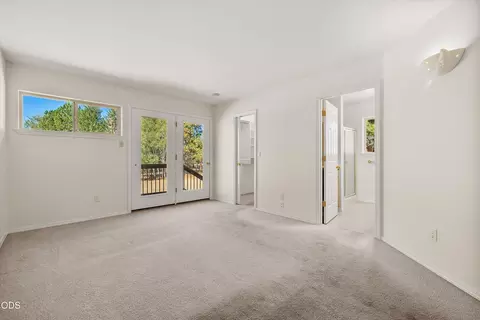 Bedroom - 65015 Hopper Rd, Bend, OR 97703 photo 5 of 6