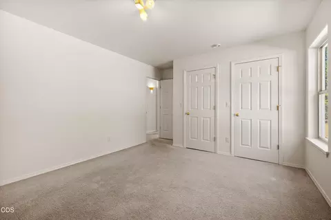 Bedroom - 65015 Hopper Rd, Bend, OR 97703 photo 4 of 6