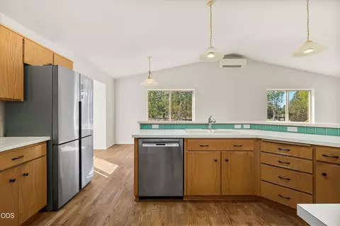 Kitchen - 65015 Hopper Rd, Bend, OR 97703 photo 3 of 4