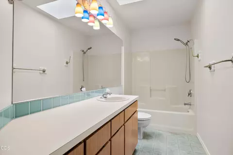 Bath - 65015 Hopper Rd, Bend, OR 97703 photo 1 of 2