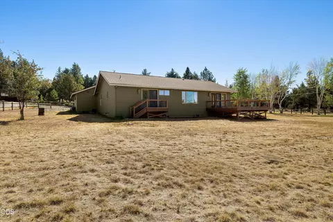 Exterior - 65015 Hopper Rd, Bend, OR 97703 photo 9 of 11