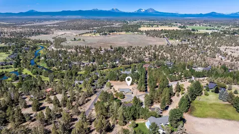 View/Area - 65015 Hopper Rd, Bend, OR 97703 photo 4 of 8