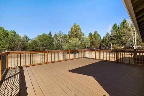 Exterior - 65015 Hopper Rd, Bend, OR 97703 photo 3 of 11