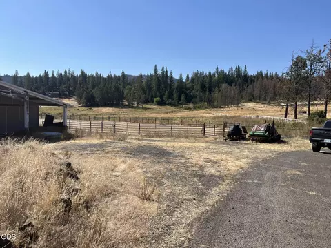 Exterior - 8720 Butte Falls Hwy, Eagle Point, OR 97524 photo 1 of 6