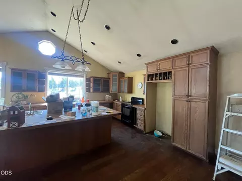 Kitchen - 8720 Butte Falls Hwy, Eagle Point, OR 97524 photo 1 of 1