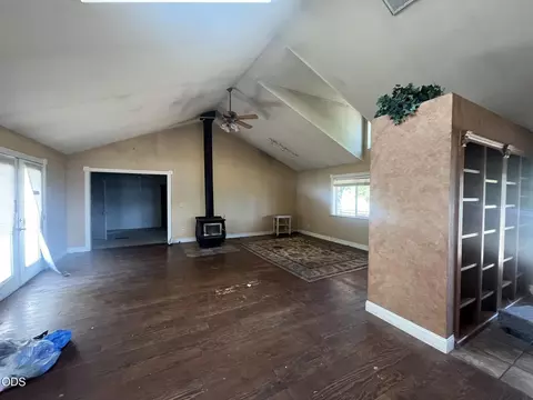 Living - 8720 Butte Falls Hwy, Eagle Point, OR 97524 photo 2 of 4