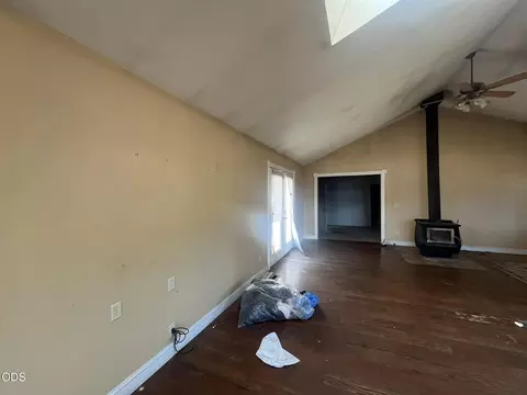 Living - 8720 Butte Falls Hwy, Eagle Point, OR 97524 photo 3 of 4