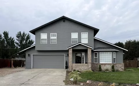 764 NW 19th Pl, Redmond, OR 97756