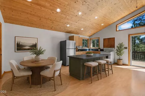 Dining - 15150 Yellow Pine Loop, Bend, OR 97707 photo 1 of 1