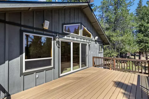 Exterior - 15150 Yellow Pine Loop, Bend, OR 97707 photo 2 of 5